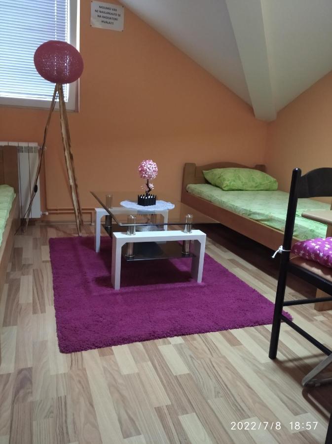 Buric Rooms Nikšić Buitenkant foto