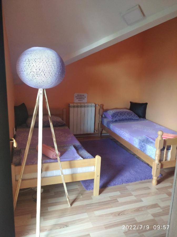 Buric Rooms Nikšić Buitenkant foto