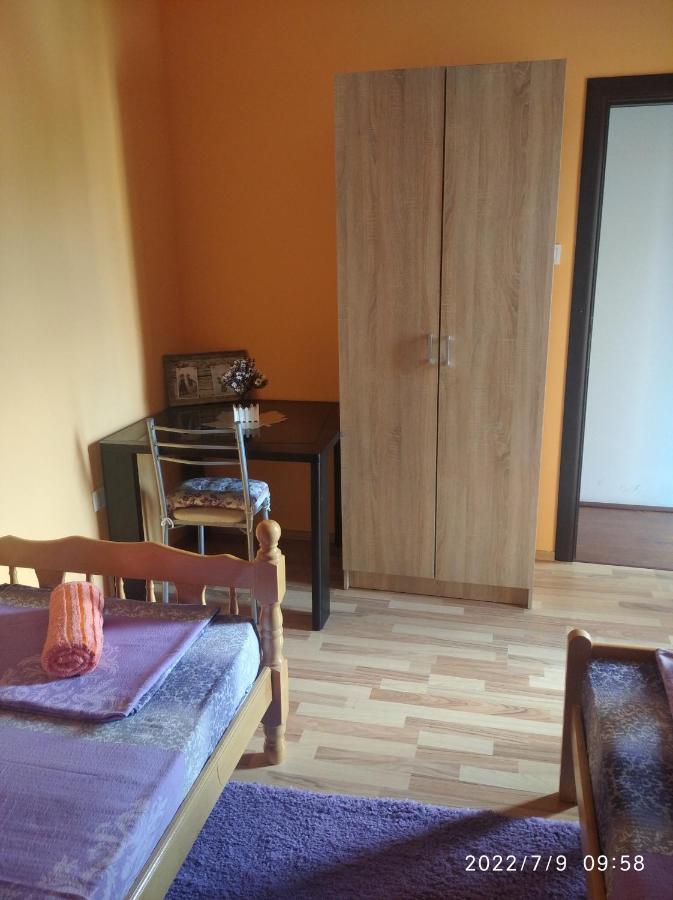 Buric Rooms Nikšić Buitenkant foto