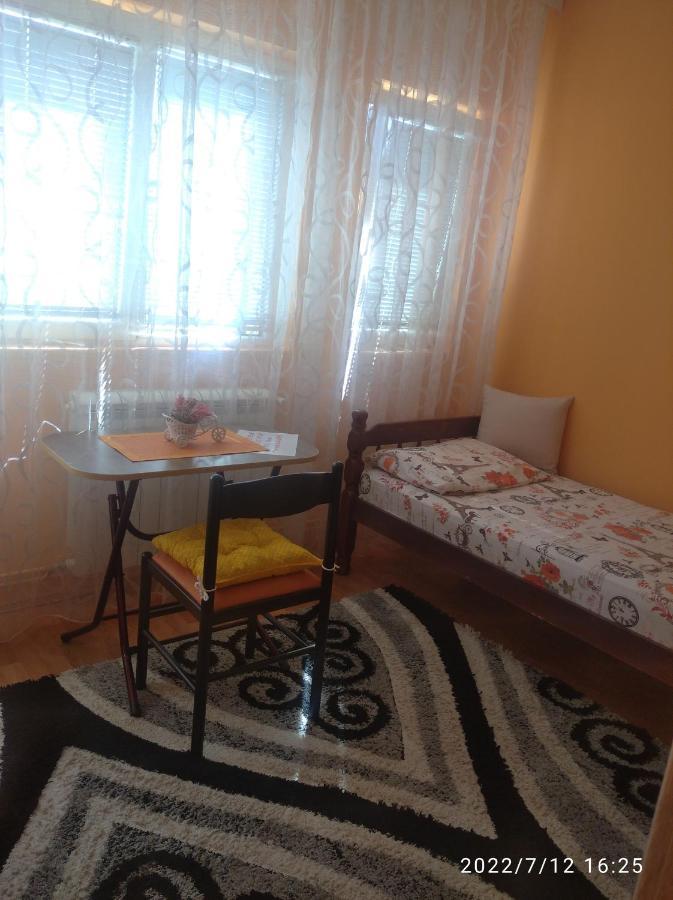 Buric Rooms Nikšić Buitenkant foto