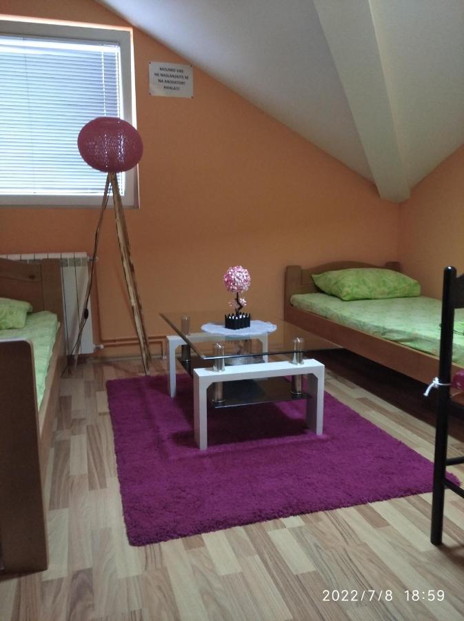Buric Rooms Nikšić Buitenkant foto