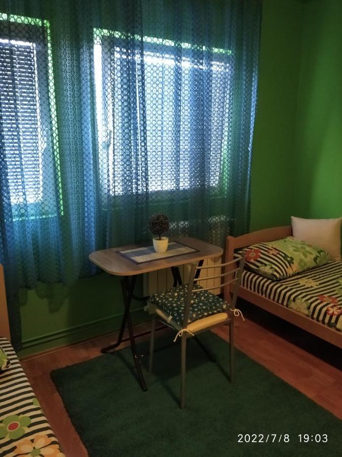 Buric Rooms Nikšić Buitenkant foto