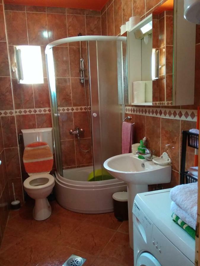 Buric Rooms Nikšić Buitenkant foto