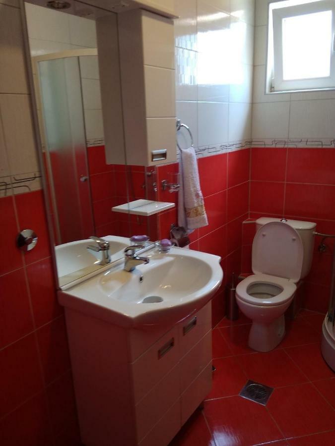 Buric Rooms Nikšić Buitenkant foto