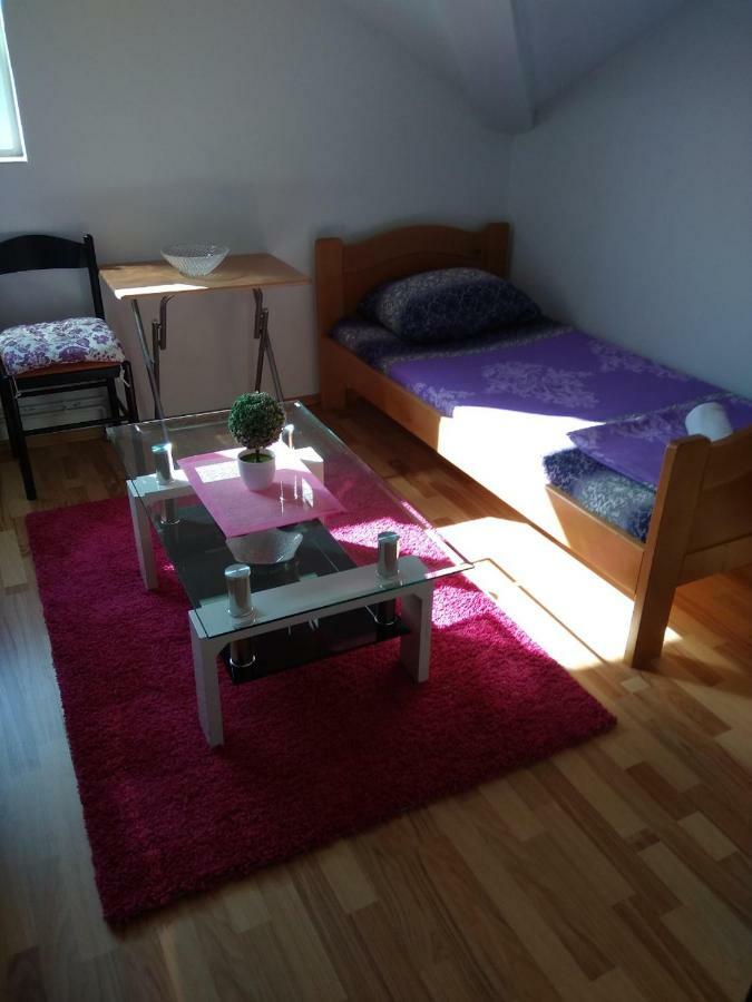 Buric Rooms Nikšić Buitenkant foto
